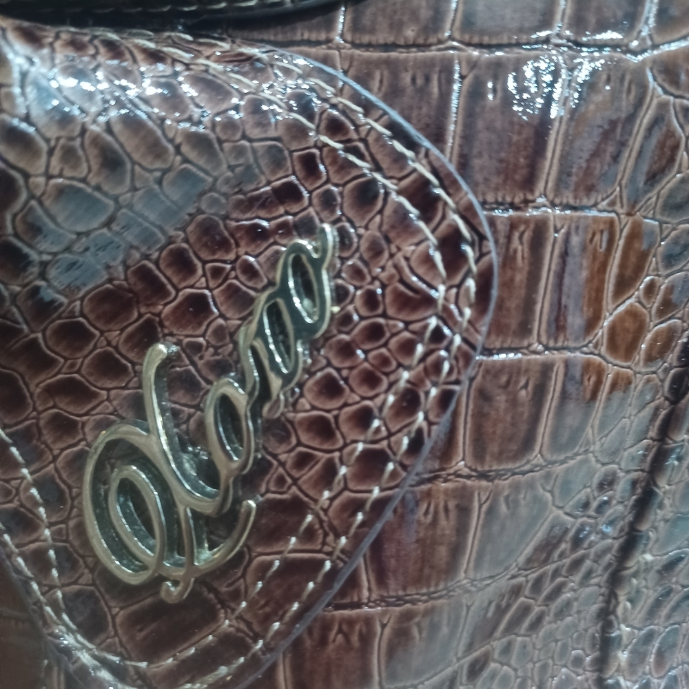 XOXO Croc Embossed Patent Tote, Leopard Inside With Zipper Pocket 16 X 12 EUC - Picture 3 of 6